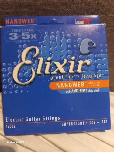 Encordoamento Elixir para guitarra Nanoweb Super Light /.009 - .042.