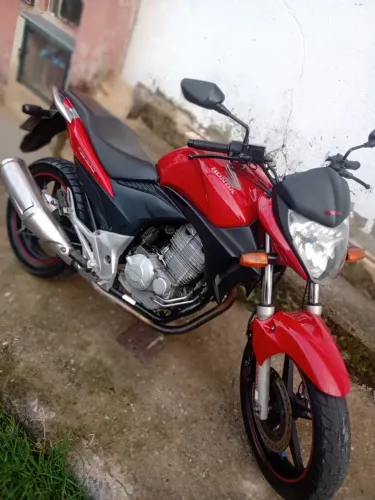 Vendo cb 300 com urgência 