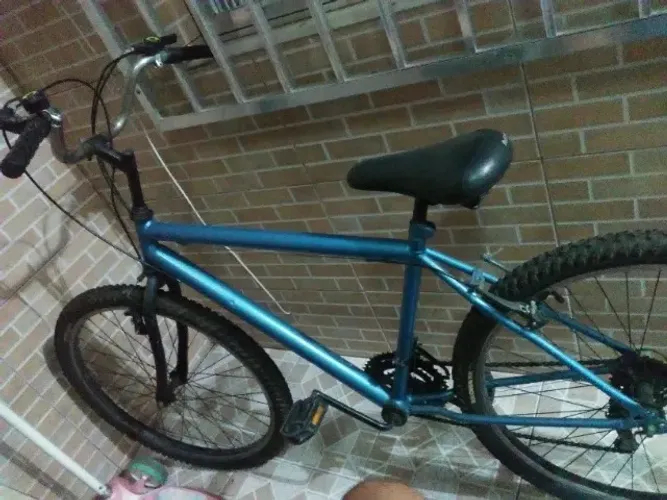 Bicicleta caloi azul com marchas