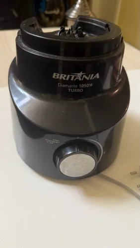 Liquidificador Britânia 1050W com copo quebrado