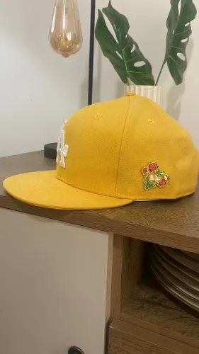 Boné New Era 9FIFTY Los Angeles Dodgers Aba Reta + Pin(broche) logo New Era