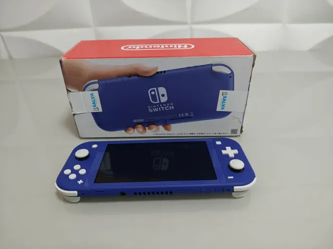 Nintendo switch lite 32 GB bloqueado semi-novo,com nota fiscal,sem detalhe.