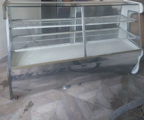VENDO BALCÃO EXPOSITOR RETIRAR EM TOBIAS BARRETO
