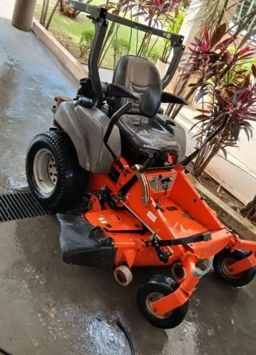 Trator girozero Husqvarna