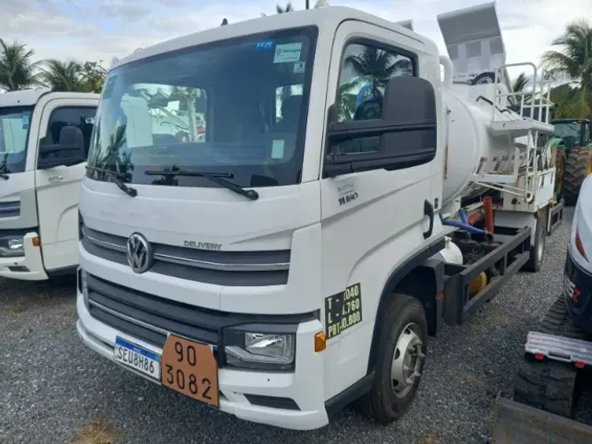 VW 11.180 4x2 175CV com Tanque Combinado 4.000L