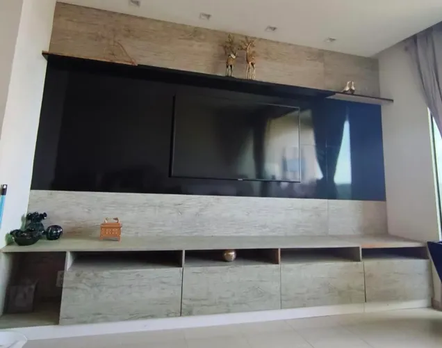 Painel para tv com rack projetado grande 