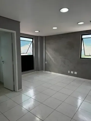 Escritório para aluguel possui 28 metros quadrados em Várzea da Barra Funda - São Paulo -