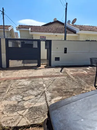 Casa, dois quartos, sala, cozinha, banheiro na Vila Ieda, Campo Grande/MS