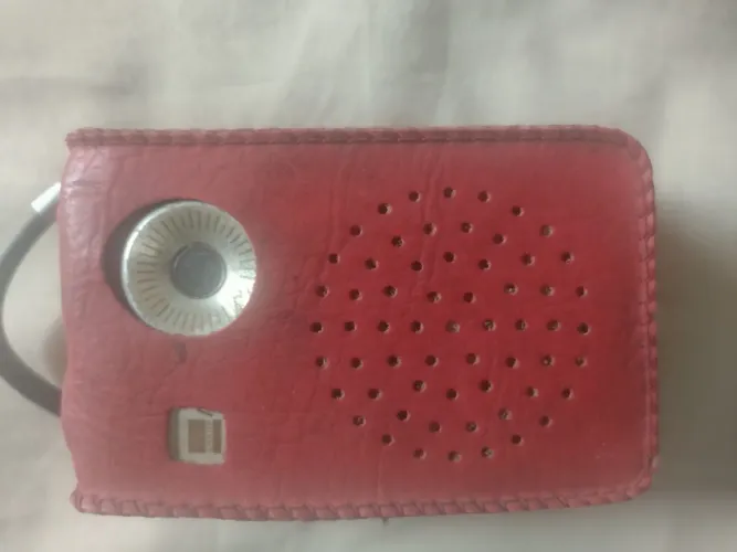 Rádio portátil japonês, Sharp , modelo bp 156 , vai com capa original, rádio para colec