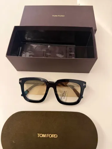Óculos Tom Ford SARI TF0690 01G Preto - Novo, Sem Uso
