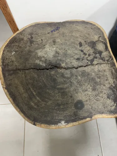 Mesa de madeira/ criado mudo 