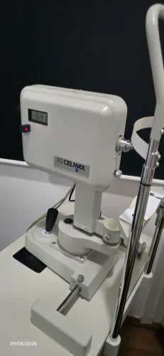 MICROSCOPIO ESPECULAR DE CÓRNEA