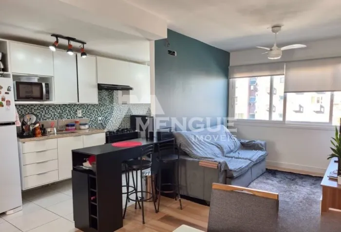 Apartamento com 2 quartos e 60m² à venda em São Sebastião, Porto Alegre.