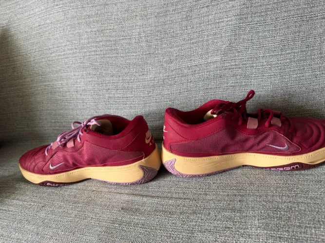 Nike Giannis Freak 5
