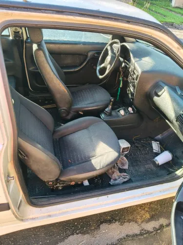 Volkswagen Gol Geração III Plus 1.0 MI 16V Gasolina Mec. 4P 2004