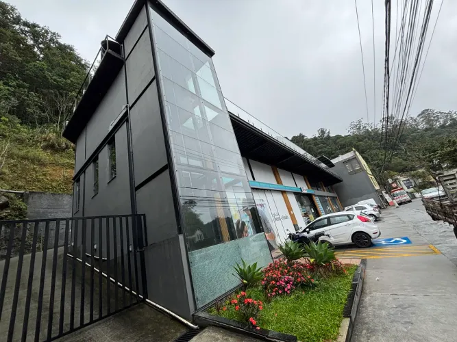 Loja para alugar no bairro Bingen - Petrópolis/RJ