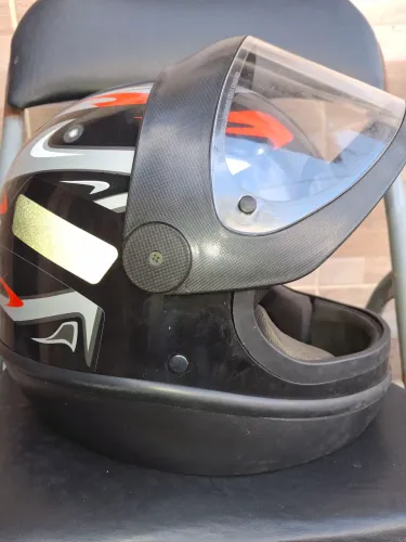 Capacete Tauros 58