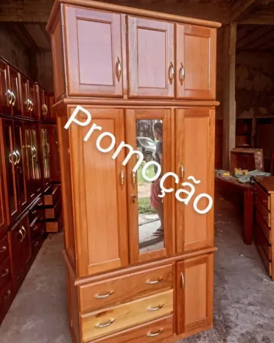 Guarda-Roupa de Madeira Maciça 3 Portas