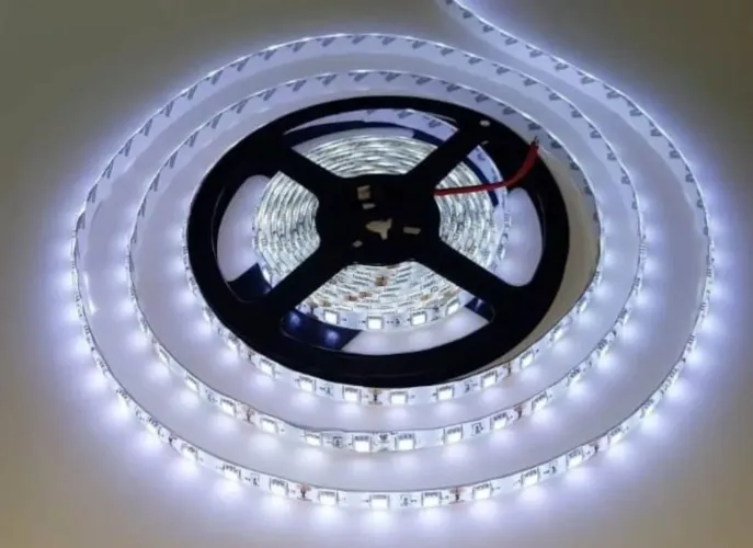 Fita LED Branca 5 Metros - Iluminação de Alta Qualidade