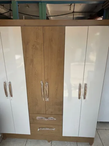 Guarda-roupa 06 portas com 02 gavetas