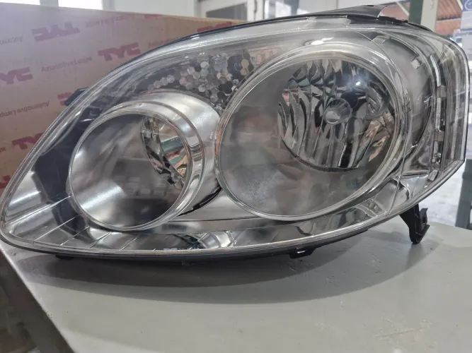 Farol principal Volkswagen Fox 2007 a 2010 Foco duplo Cromodo Esquerdo 