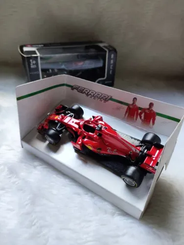 Ferrari F1 Car em Metal- Colecionável