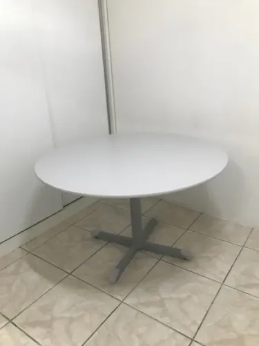 Mesa redonda para escritório