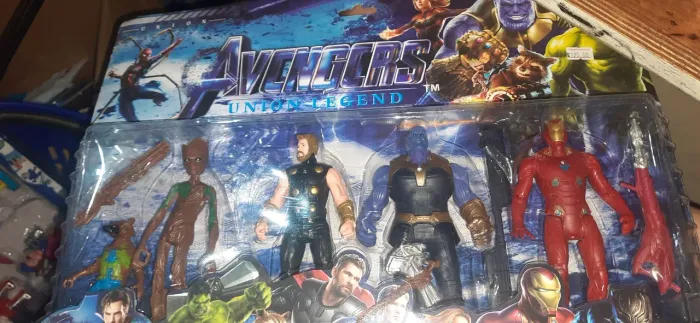 Os vingadores bonecos