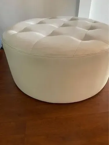 Puff metalassê corino branco