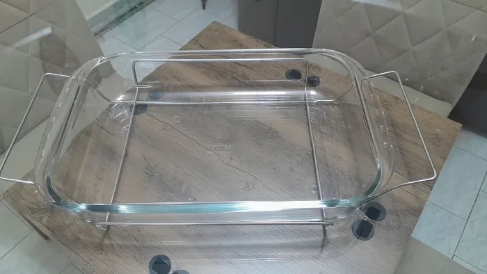 Assadeira Marinex de vidro com suporte de inox 