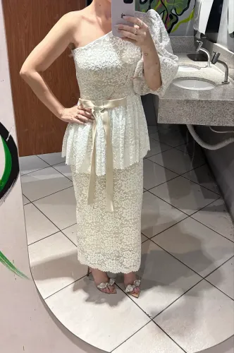 Vestido de festa em renda