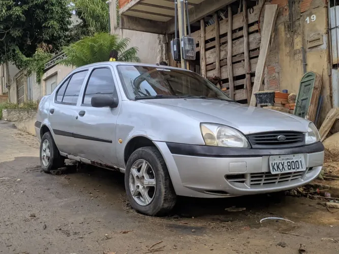 Ford Fiesta Sedan Street 1.0 8V 4P 2003