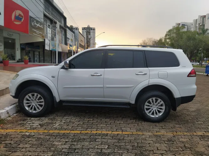 Mitsubishi Pajero Dakar HPE 3.2 4X4 T.I Dies 5P AUT 2014