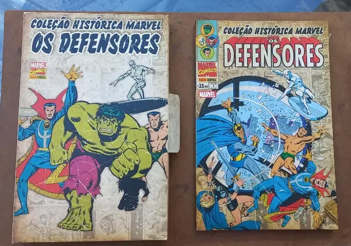 HQ Marvel Histórica Defensores com Caixa