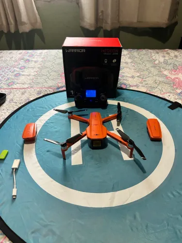 Kit Drone KF 102 com GPS com kit fpv , 3 Baterias , Maleta , Pista de Pouso 