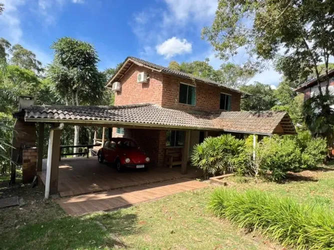 Casa no Villagos por R$ 980 mil - 169 m², piscina e hidromassagem e terreno de 1.234 m².