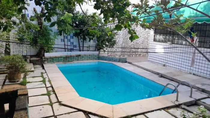 A casa triplex! No Cocó 450m2 5qtos sendo 4auítes plenas liga 9 87 48 31 08 Diego 