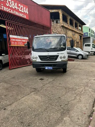 Caminhão Acello 1016 - baixa km