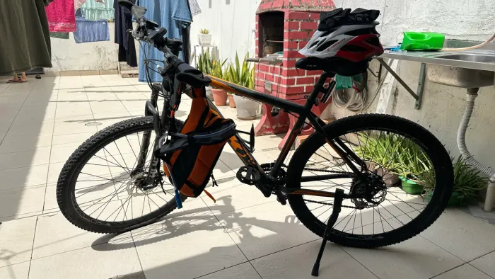 Vendo Bicicleta sky aro 29 com acessorios