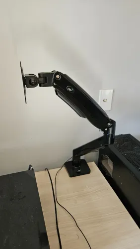 Suporte Articulado De Mesa Full Motion Com Pistão A Gás Para Monitores De 20? A 35? - Prof