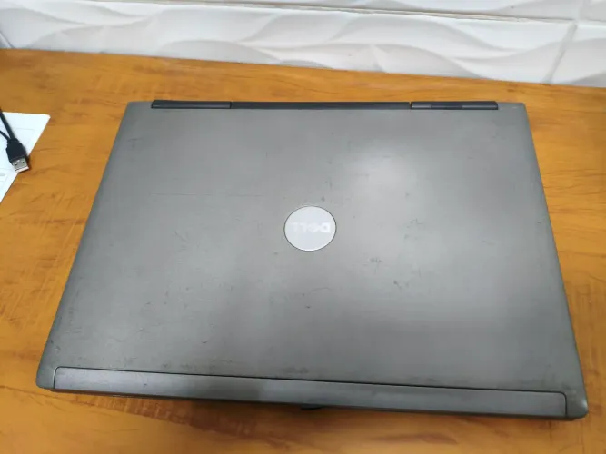 Notebook antigo defeito Dell latitude d531, não tem hd