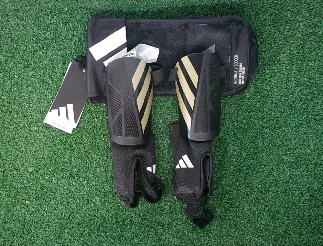 Caneleira Adidas - NOVA - Parcele no cartao