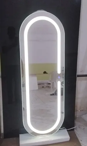Espelho de LED Oval Moderno oferta mes de maio