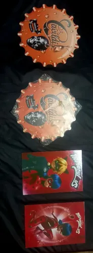 Placas decorativas 4 placas por $30,00Decoração Miraculous e Tampas de Cerveja