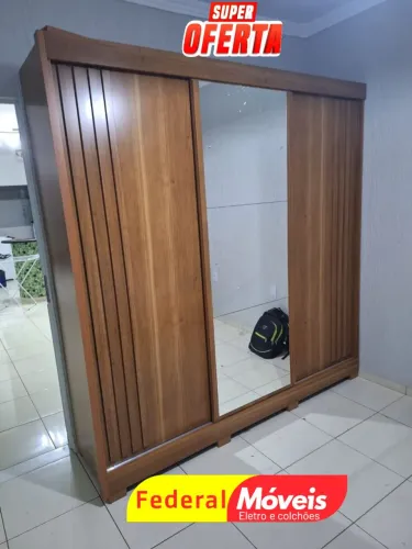 Guarda Roupa 3 Portas de Correr com Espelho - Novo! Prático e sofisticado