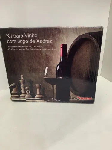 Kit para vinho com jogo de xadrez