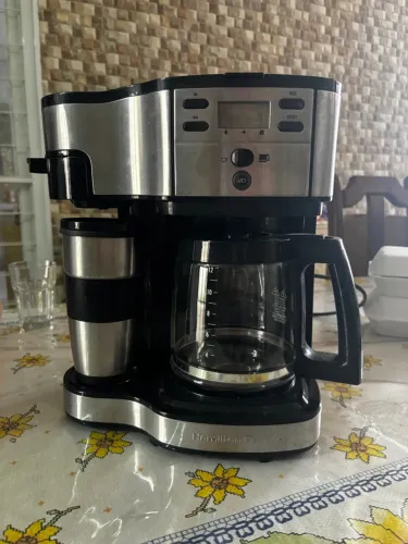 Cafeteira Hamilton Beach com Jarra e Caneca