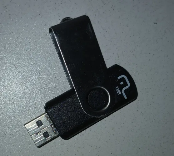 PEN DRIVE 28 GB NOVO E TESTADO PENDRIVE