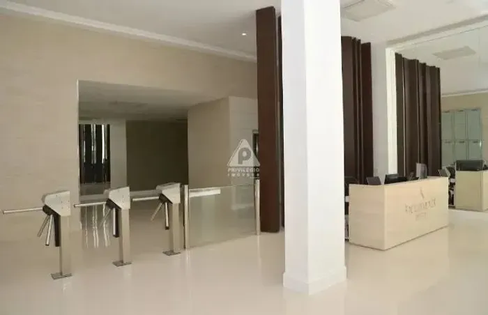 Sala Comercial à Venda em Vila Isabel, Rio de Janeiro