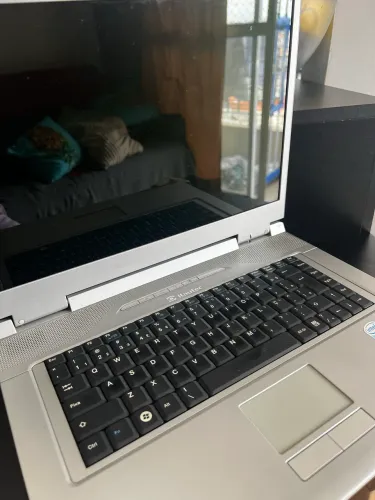 Notebook Itautec antigo - ótimo estado físico